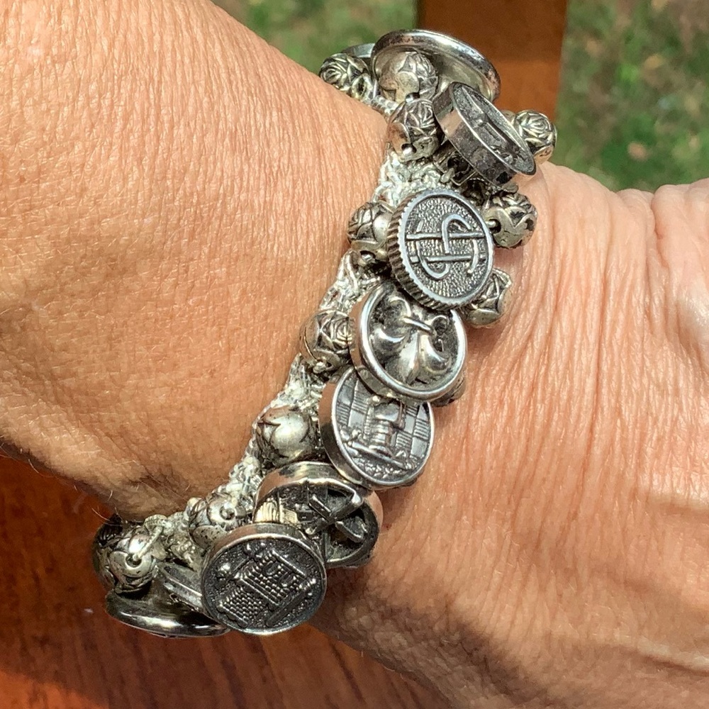 Silver Button & Bead Crocheted Charm Stretch Bracelet. Vintage.  7”.